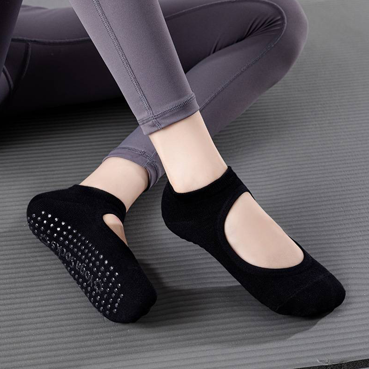 Non-Slip Yoga Socks for Women  - огляд і ціна Pilates & Yoga Vida