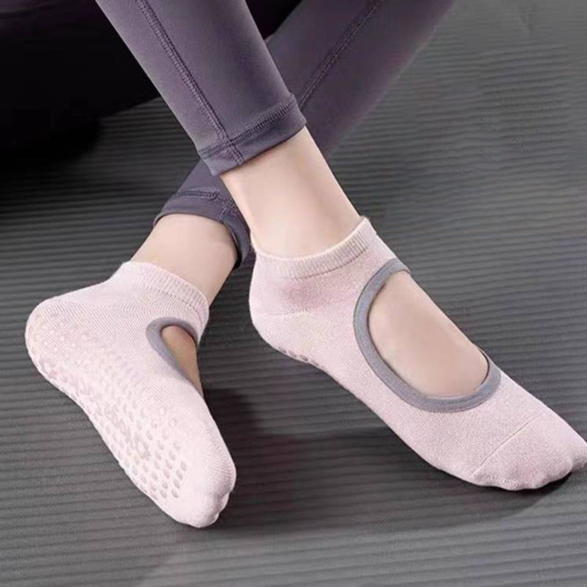 Non-Slip Yoga Socks for Women  - огляд і ціна Pilates & Yoga Vida